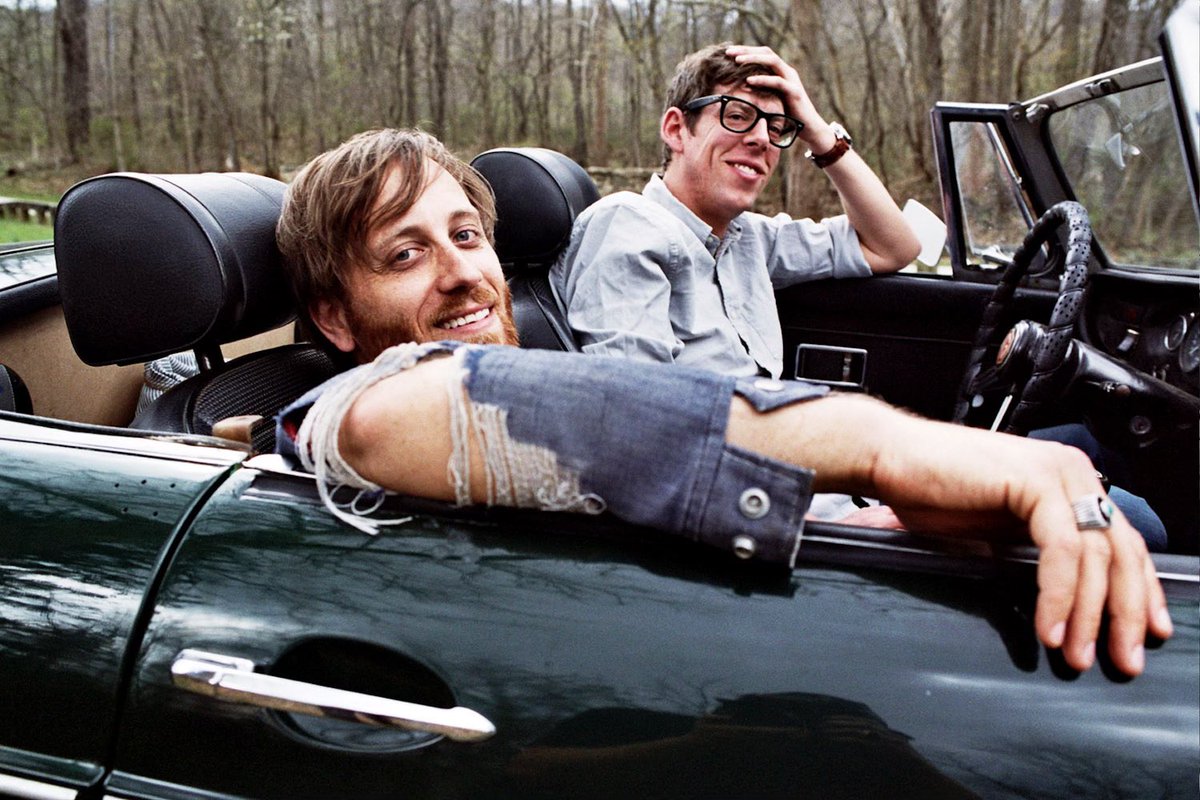 Transparent_AP's tweet image. Calling all fans of The Black Keys !! Stop by the Transparent Clinch Gallery before the big show on The Stone Pony Summer Stage to see some prints of the band photographed by Danny Clinch . Grab a few postcards , say hi to Tina and browse our collection of fine art photography ⭐️