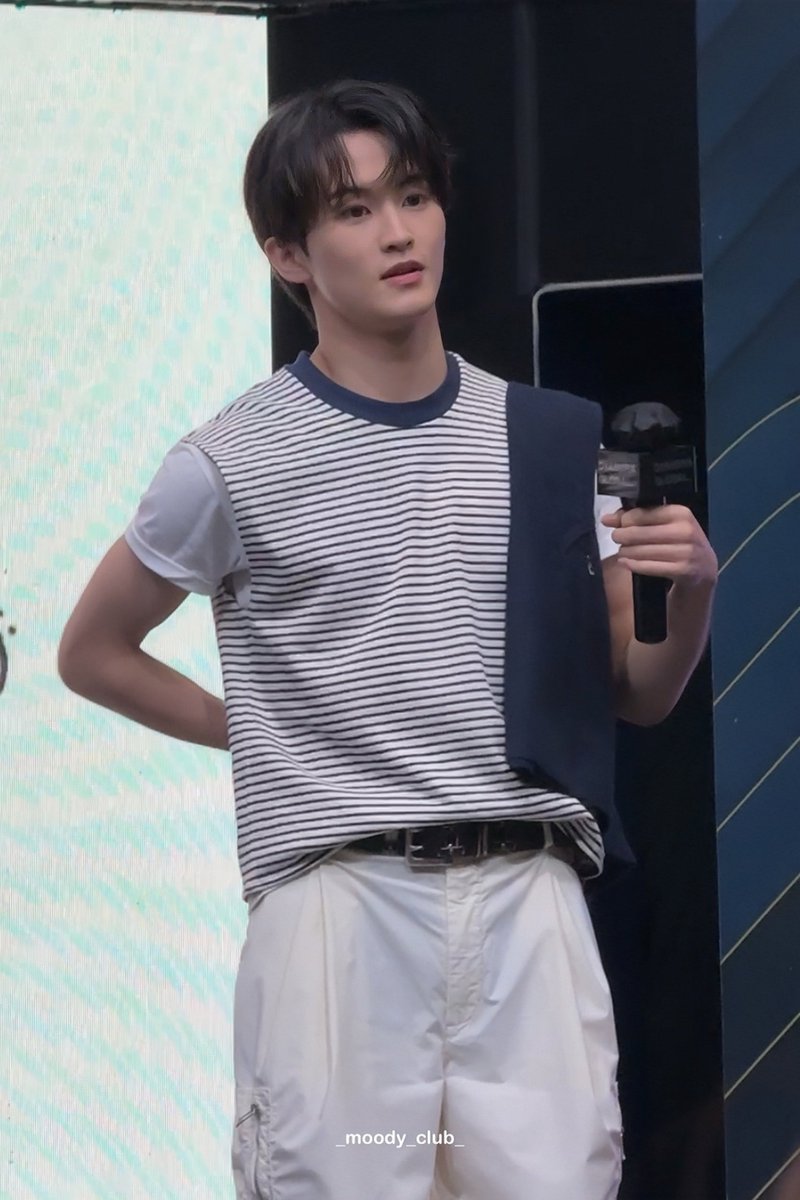 250514 JAKARTA FANSIGN

damn…..

#NCT #MARK #마크