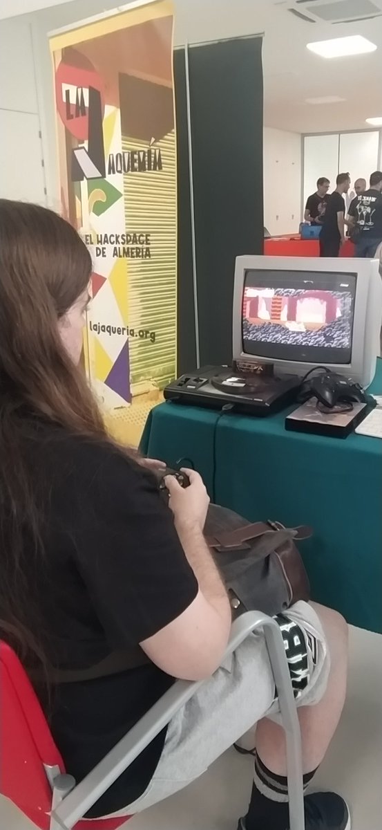 makeclassicgame's tweet image. En la "Jam attack 2" podéis jugar al gran coloco DX De @tuxedogamedevs !! La gente lo disfruta de lo lindo.