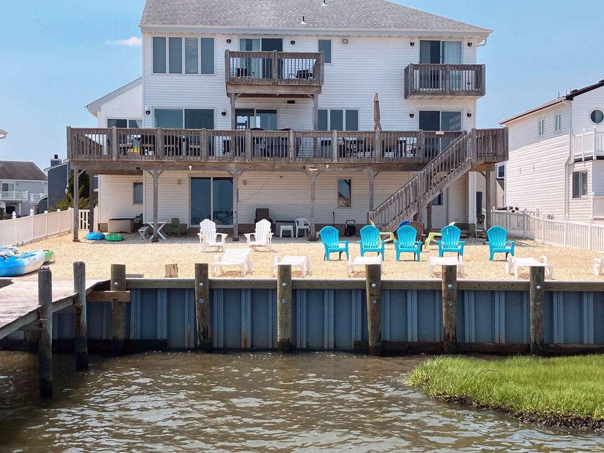 Still two July weeks open at our bayfront 6BR in Beach Haven West 🌊

📅 Check-in 7/5 or 7/19
✅ Huge yard, private dock, killer views
💸 Book direct to skip fees + get a better rate than last year
DM or email for details