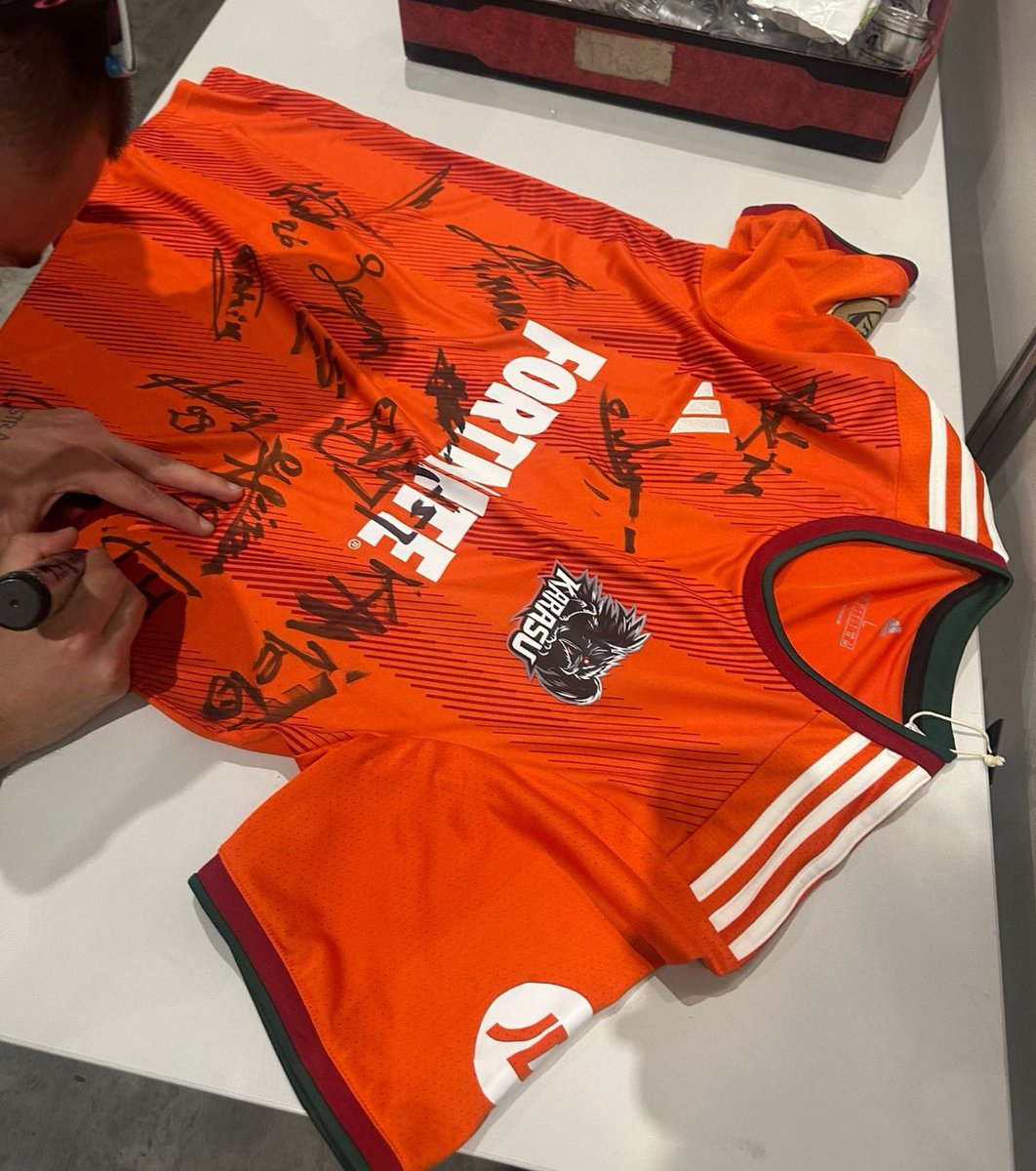 KARASU (@karasu_kl) on Twitter photo 🚨MAILLOT À GAGNER 🚨
À l'occasion de cette saison de Kings League, on vous offre un maillot officiel signé par toute l’équipe avec <a href="/FitnessParkFR/">Fitness Park Officiel</a>
Pour participer :
- Follow <a href="/Karasu_KL/">KARASU</a> & <a href="/FitnessParkFR/">Fitness Park Officiel</a>
- Like ce post
🎟️T.A.S le 23/06 🚨MAILLOT À GAGNER 🚨
À l'occasion de cette saison de Kings League, on vous offre un maillot officiel signé par toute l’équipe avec <a href="/FitnessParkFR/">Fitness Park Officiel</a>
Pour participer :
- Follow <a href="/Karasu_KL/">KARASU</a> & <a href="/FitnessParkFR/">Fitness Park Officiel</a>
- Like ce post
🎟️T.A.S le 23/06