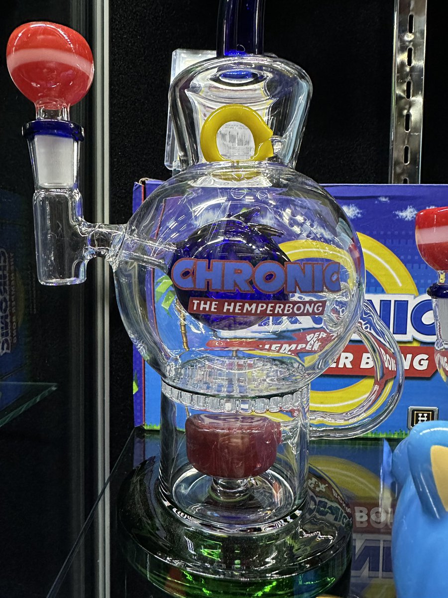 1992_sonic's tweet photo. An addendum to yesterday’s post!😉 Here is the @hemperco Bongs! Chronic The Hemphog would be so happy! I love the unusual and different items in the collection! #hemper #chronicthehemphog #SonicTheHedgehog
#guinnessworldrecords
#Sega
#Sonic
#Segaofamerica
#SegaUK https://t.co/j8XYswNpFu