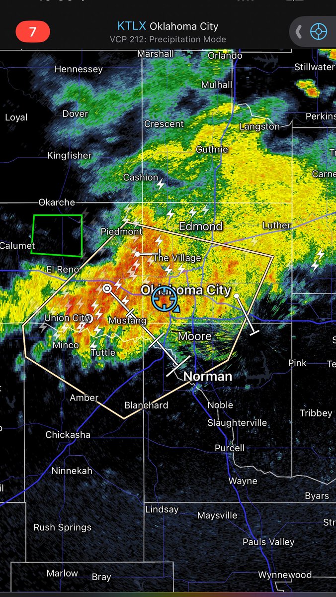 weatherchaser5's tweet image. Flight delays because well ⚡️⚡️⚡️⚡️⚡️
