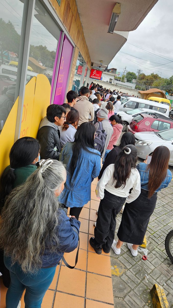 <a href="/BancadaADN/">Bancada ADN</a> <a href="/DanielNoboaOk/">Daniel Noboa Azin</a> <a href="/RegistroCivilec/">Registro Civil Ecuador 🇪🇨</a> <a href="/NielsOlsenP/">Niels Olsen</a> volvimos al pasado? Un Registro Civil inoperante, mafioso, ofrecen turnos extraordinarios pero las filas en Tumbaco son ENORMES. Mala organización, ¿hasta cuando tenemos que pagar los ciudadanos? <a href="/RedSos_Ec/">Red SOS</a> <a href="/ECandidatos/">@DatosMatanRelatos</a>