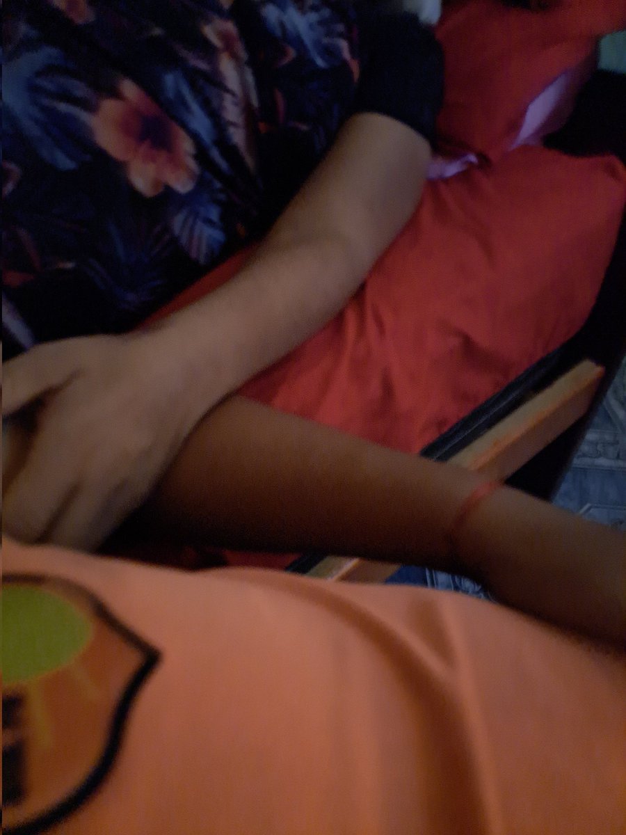 Jamas olvidaré ese dia en que me dijeron que tu vida sehabia apagado, que tucorazón habia dejado delatir porque igual ese dia mi corazón dejo de latir , y mi vida jamás volvió a ser lo mismo. Te extraño todos los días ma🥺😞💔