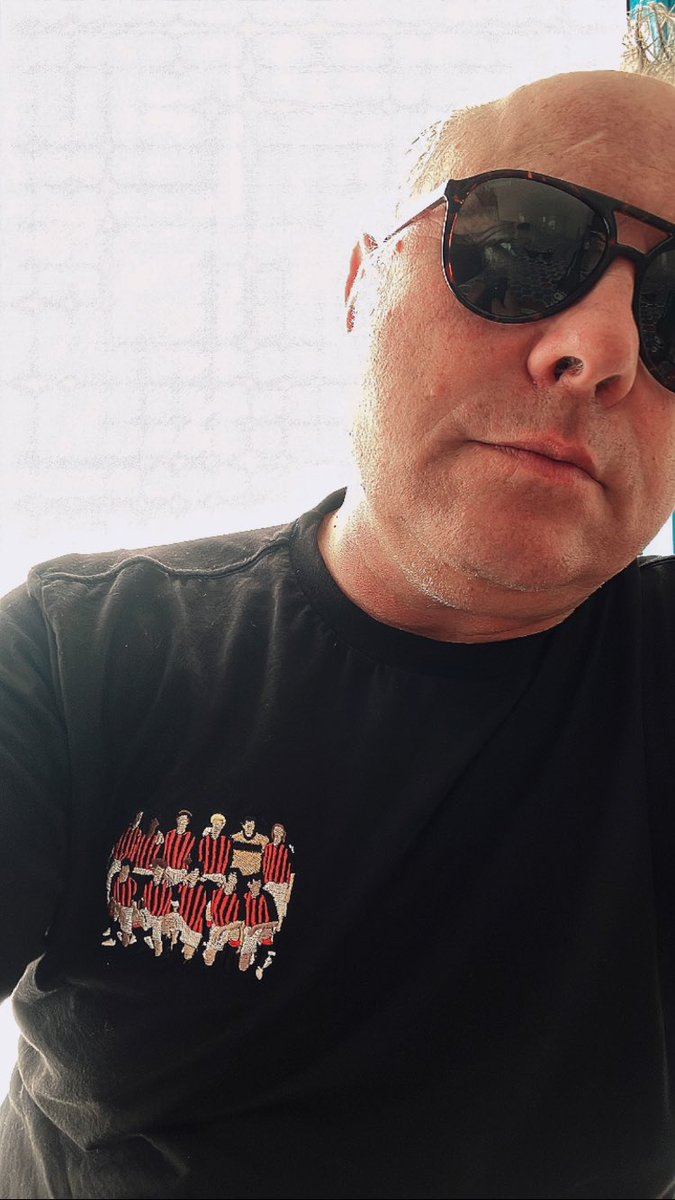 La maglia che porti addosso è la mia ossession… 🔴🔴⚫️⚫️