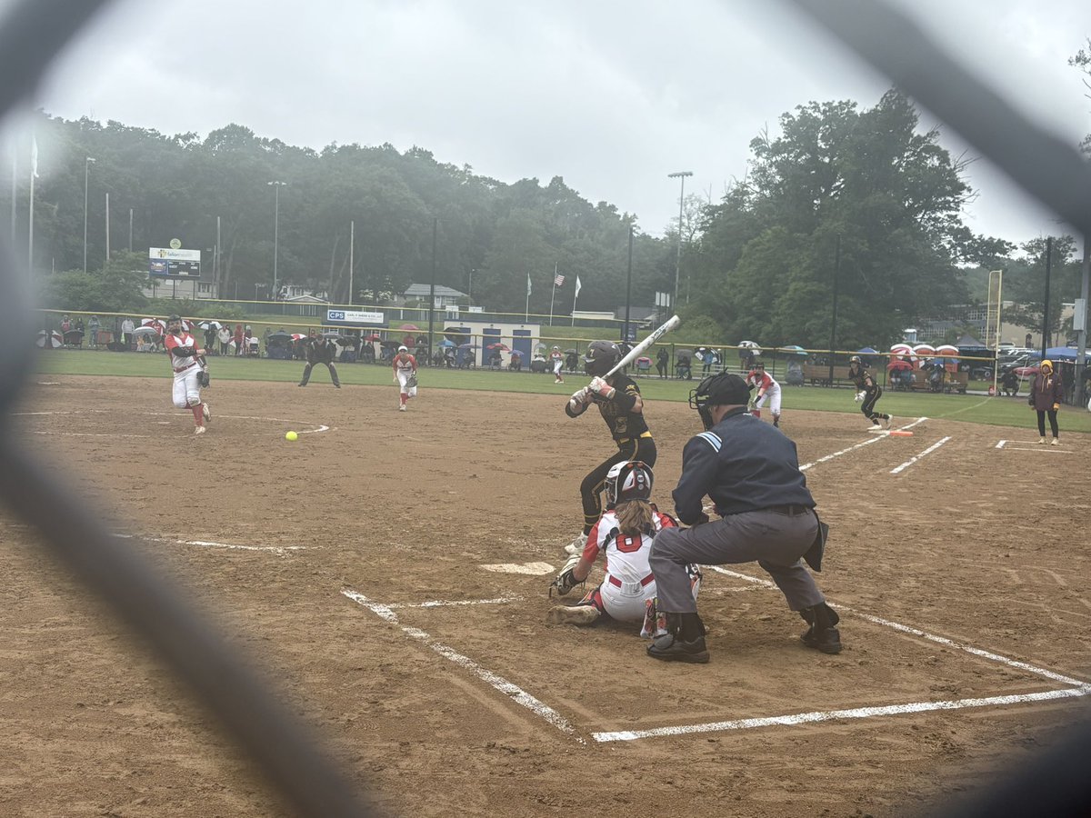 Good luck <a href="/KileyHogan15/">Kiley</a> and Carly Smith in the D4 State Championship!