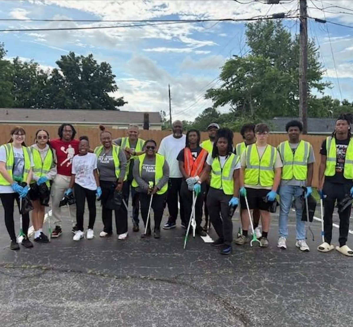 Coach TraD (@tradariusgoff) on Twitter photo A few members of <a href="/CentralLionsFB/">Columbia Central Football</a> giving back to the community this morning by helping out the Columbia Cleanup Crew.
#BelieveBigger
#LionNation
<a href="/hasonbaugh3/">Hason</a>
<a href="/MariHall2010/">J'Mari Hall</a>
<a href="/rj_wh1te/">rj</a>
Mason Williams
Aiden Compton A few members of <a href="/CentralLionsFB/">Columbia Central Football</a> giving back to the community this morning by helping out the Columbia Cleanup Crew.
#BelieveBigger
#LionNation
<a href="/hasonbaugh3/">Hason</a>
<a href="/MariHall2010/">J'Mari Hall</a>
<a href="/rj_wh1te/">rj</a>
Mason Williams
Aiden Compton