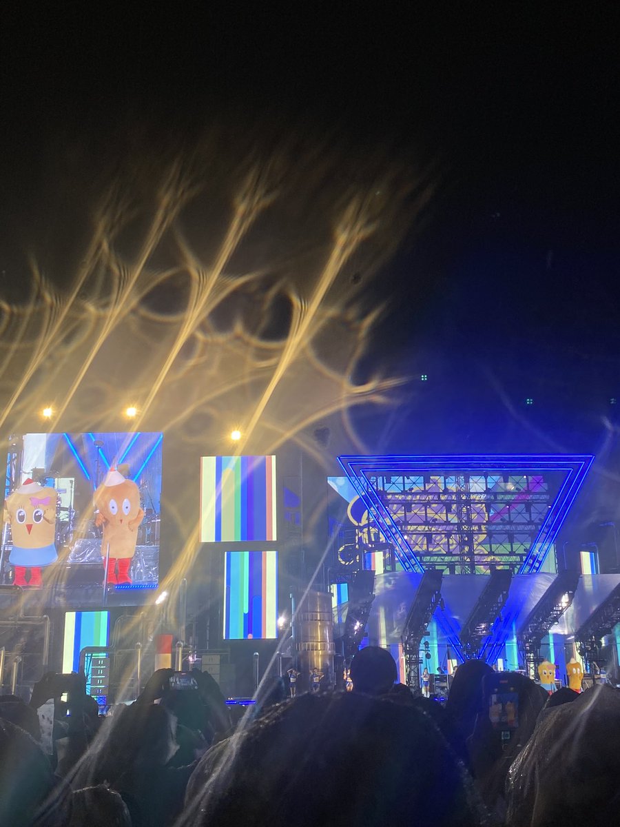 m_nw7c's tweet photo. マカロニえんぴつ！横浜スタジアム！
雨と音楽浴びて心地よかった🎶
曲たくさん聴けたしセトリがとっても良かった、楽しかった〜〜〜！ https://t.co/72zETHmPUh