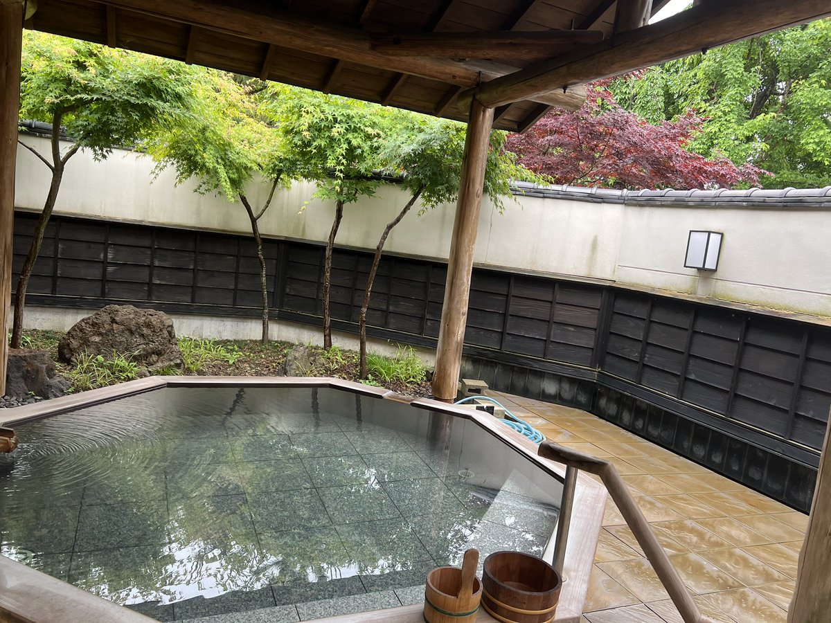 yoshi00035's tweet photo. 会津柳津のかわち幻想的な風景と露天風呂 https://t.co/zOHk8o9bQu