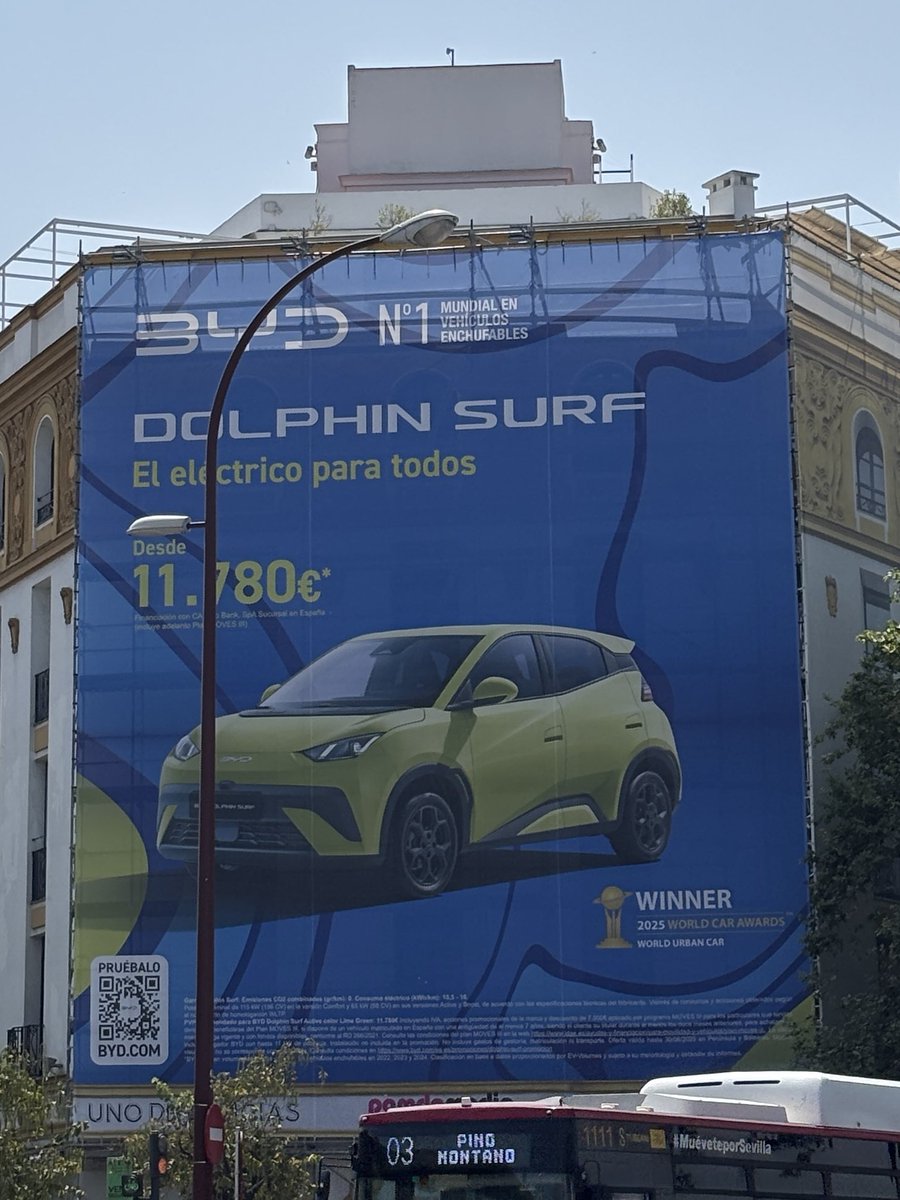TabletConnect's tweet image. Saw this in Seville, Spain. BYD. Inexpensive EV.