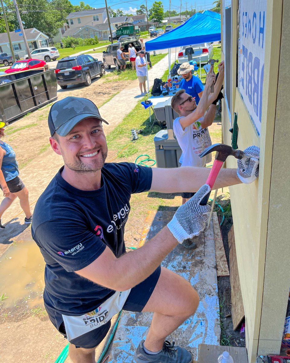 FreemanSchool's tweet image. We're proud to spotlight Freeman alum Rob Pettit (MBA '25), who's making a powerful impact as Customer Communications Manager at Entergy. As chair of their Pride ERG, he's fostered inclusive workplace culture while strengthening community partnerships
bit.ly/4e0hQNR