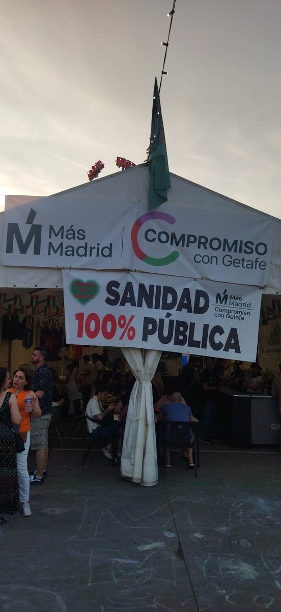 Carlos Poblete (@poblete_mmlega) on Twitter photo No me lo tengáis en cuenta, solo fui a comprobar que reconocían de verdad su condición de aldea. 😜
Eso sí, peaso caseta la de <a href="/MasGetafe__/">Más Madrid Compromiso con Getafe</a> con <a href="/SamuelGarAr/">Samuel García Arroyo</a> <a href="/EleGalindo/">Elena Sánchez</a> <a href="/AIGMariscal/">Ana González Mariscal</a> y el resto de las buenas gentes aldeanas de la mejor caseta de Getafe.
Gracias por la pañoleta No me lo tengáis en cuenta, solo fui a comprobar que reconocían de verdad su condición de aldea. 😜
Eso sí, peaso caseta la de <a href="/MasGetafe__/">Más Madrid Compromiso con Getafe</a> con <a href="/SamuelGarAr/">Samuel García Arroyo</a> <a href="/EleGalindo/">Elena Sánchez</a> <a href="/AIGMariscal/">Ana González Mariscal</a> y el resto de las buenas gentes aldeanas de la mejor caseta de Getafe.
Gracias por la pañoleta