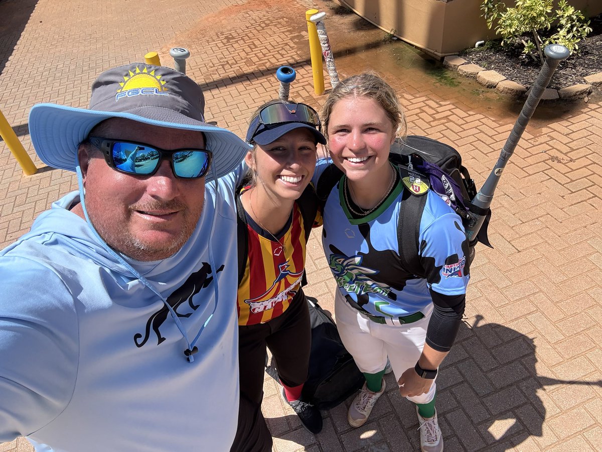 Having an amazing weekend at <a href="/FGCLsoftball/">Florida Gulf Coast League</a>  with my girls <a href="/annalisebuncy14/">Annalise Buncy</a> and <a href="/alexamullerr/">Alexa Muller</a> ! Great well run league, if you are not here playing ball, you’re missing out!