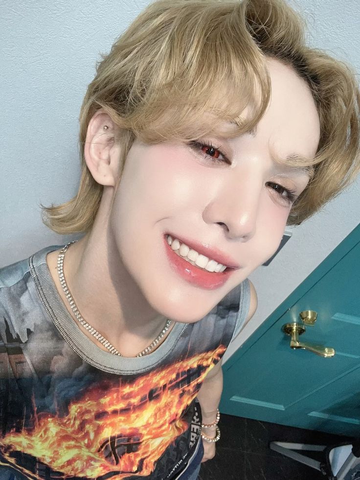 npomvtt's tweet image. 🥹🥹💝 Wumuti do XLOV disse que o grupo não se importa em serem chamados no feminino.

"A gente não liga de as pessoas chamarem a gente como quiserem ou de identificarem partes de nós de forma feminina ou masculina. Eu sei quem eu sou, eu sei o que eu devo fazer e o que eu quero.…