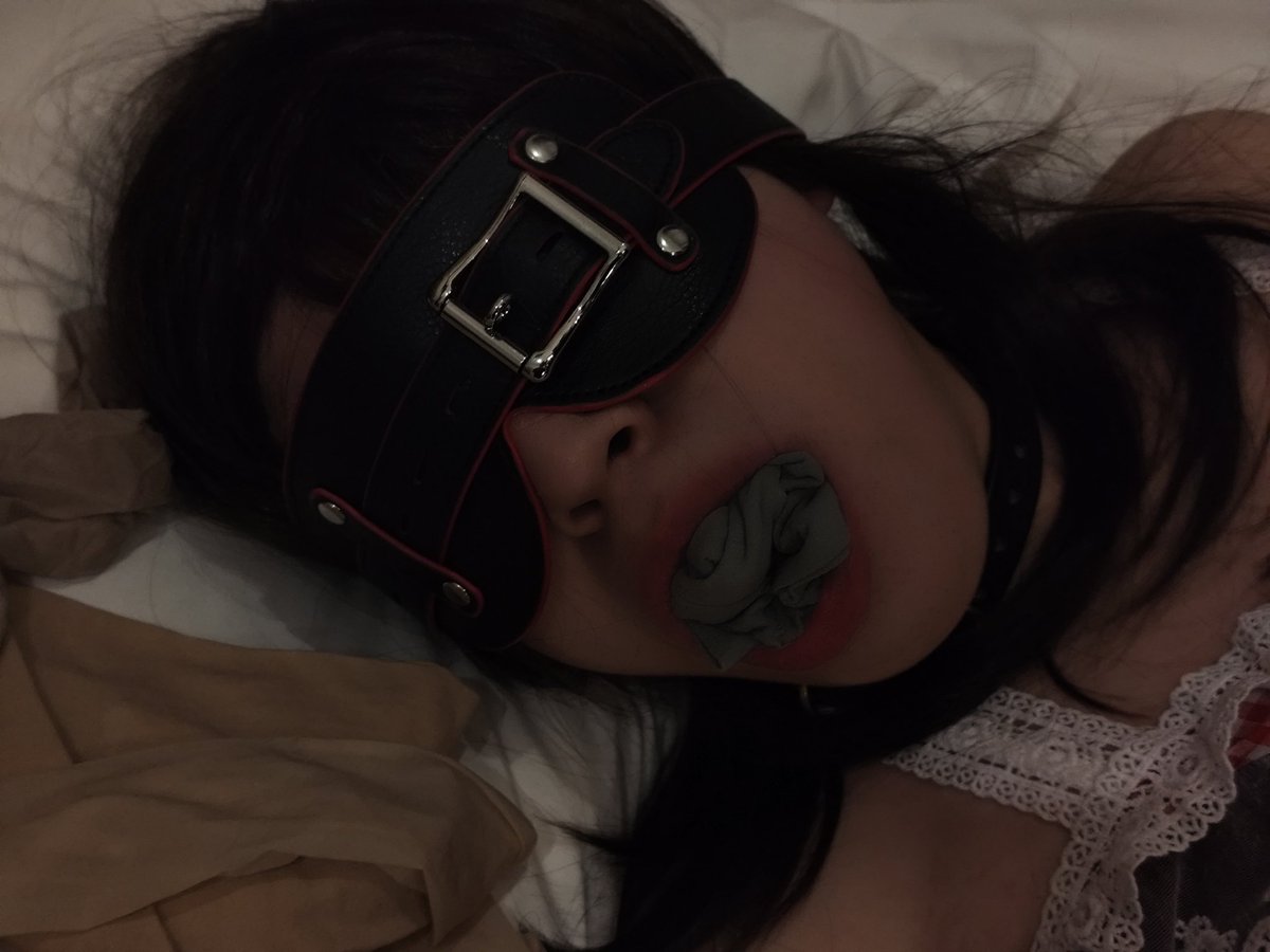 你说你想要抓拍？
好好好，抓住你了😏
<a href="/77isacat/">七月月（七七或者七月都可）</a> 
#捆绑 #塞嘴 #封嘴
