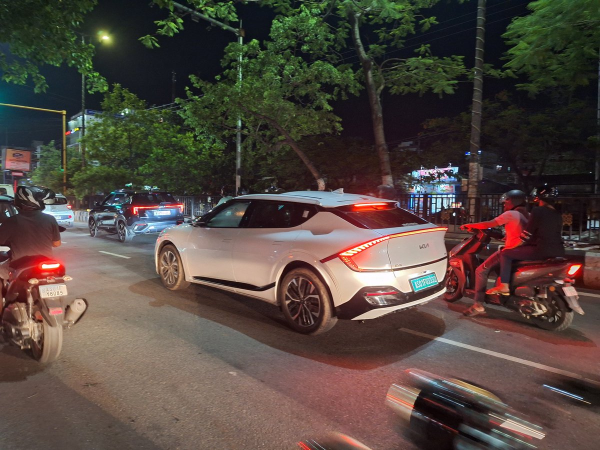 The Auto Freak (@theabhiz95) on Twitter photo Kia EV6 GT spotted near Westside, Adabari, Guwahati.
<a href="/volklub/">Sunderdeep - Volklub</a> <a href="/ManashMahanta20/">Manash Mahanta</a> <a href="/Xroaders_001/">Xroaders</a> Kia EV6 GT spotted near Westside, Adabari, Guwahati.
<a href="/volklub/">Sunderdeep - Volklub</a> <a href="/ManashMahanta20/">Manash Mahanta</a> <a href="/Xroaders_001/">Xroaders</a>
