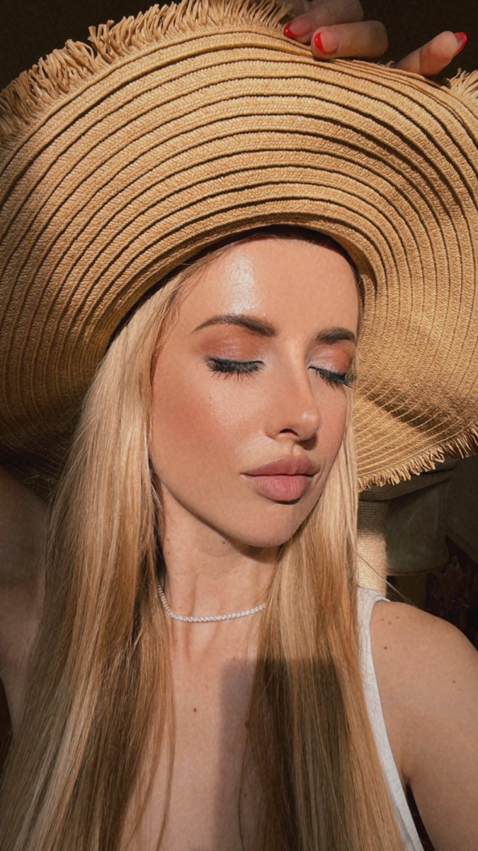 Adriana SweetBlonde tweet media