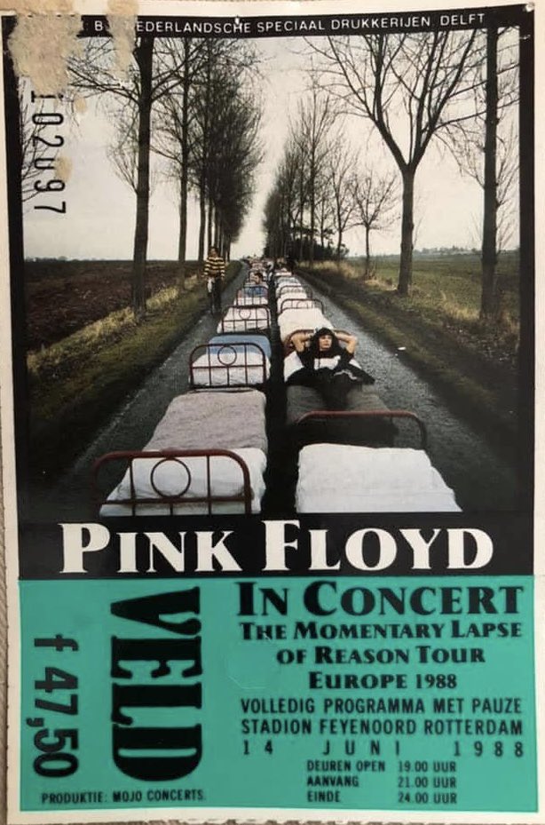 Vanavond het allerlaatste concert ooit in De Kuip. Daar ben ik niet bij. Maar vandaag precies 37 jaar geleden was ik er wel bij. <a href="/DeKuip/">Stadion Feijenoord</a> #DeKuip #Direct #PinkFloyd #Feyenoord <a href="/Feyenoord/">Feyenoord Rotterdam</a> <a href="/pinkfloyd/">Pink Floyd</a> <a href="/davidgilmour/">David Gilmour</a>
