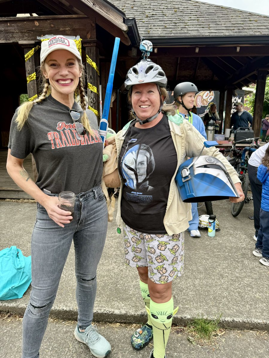 This Wednesday was next-level awesome. I got to join the Abernathy Bike Bus — and WOW. The kids crushed it, the teachers and organizers were incredible, and the energy? Pure joy.

Portland’s biking community is no joke — some days it honestly feels like bikes outnumber cars. And