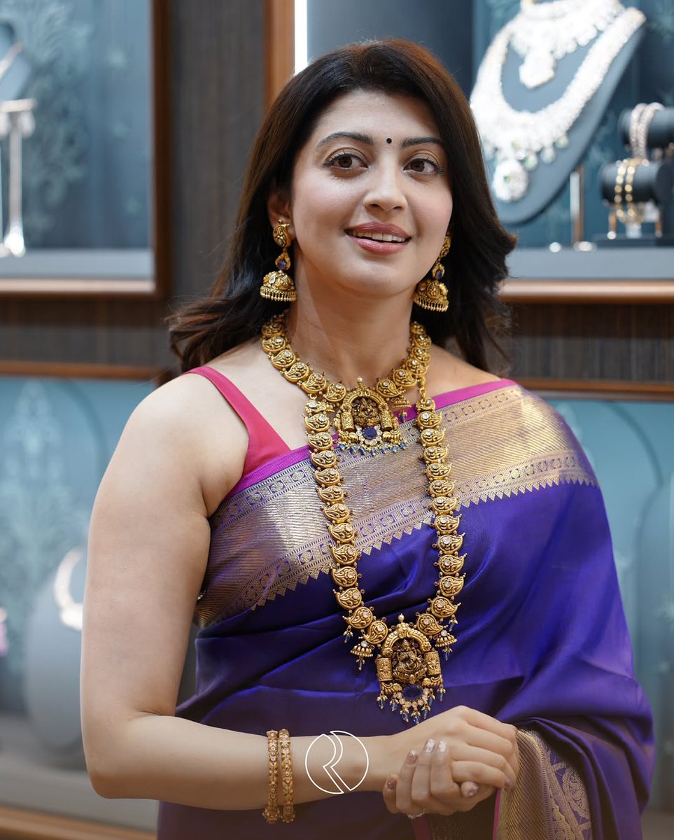 Gtan-B1a8AA9iIx?format=jpg&name=medium