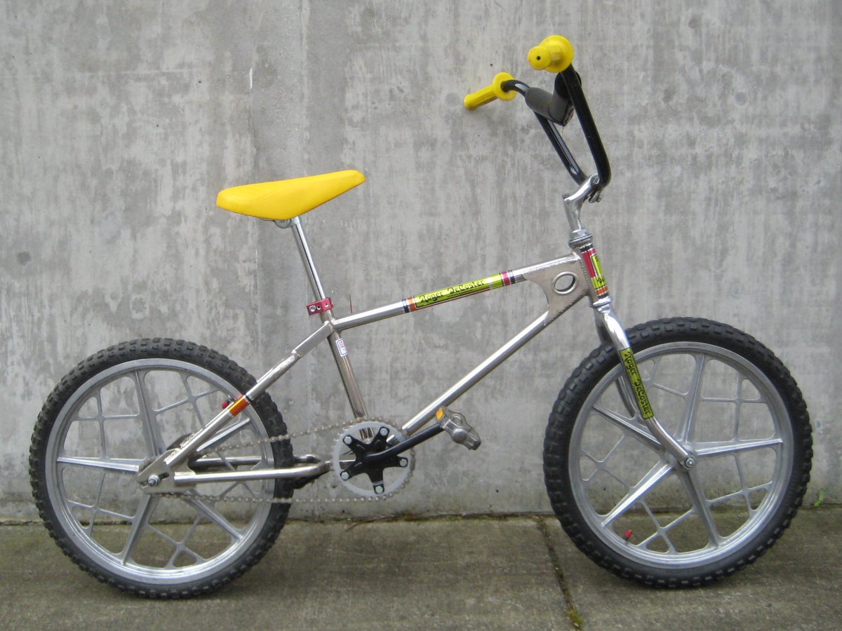 morrismarkw's tweet photo. @80s_channel I wanted one of these. #RogerDeCoster https://t.co/b5G9m5Qqil