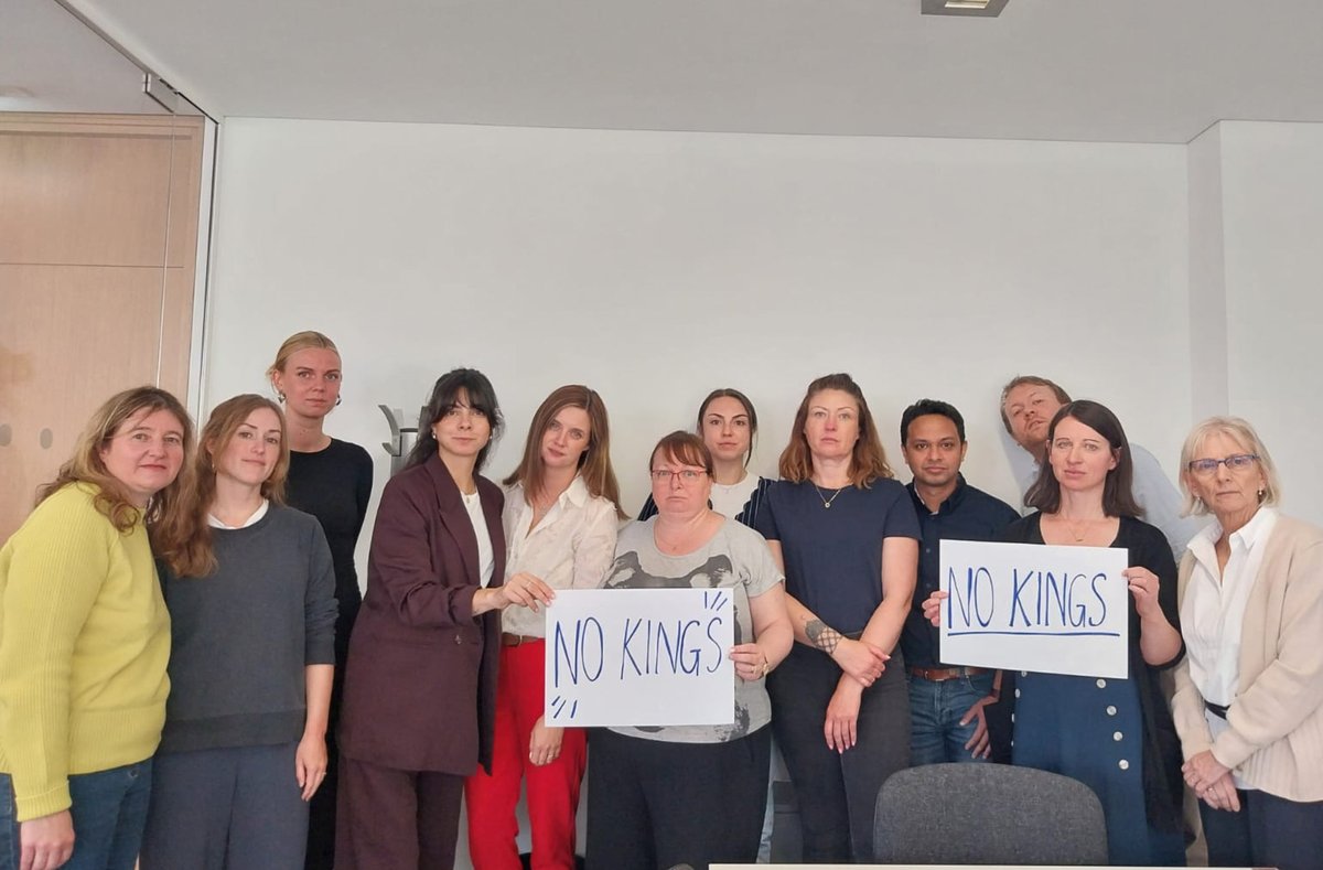 🇮🇪❤️ We’re proud to be in this global fight together.

Our colleagues at @ActionAid_Ire are in solidarity with communities across the U.S. this #NoKingsDay, calling for justice, democracy, and people's power✊ 

When we say #PowerToThePeople, we mean all people 💪