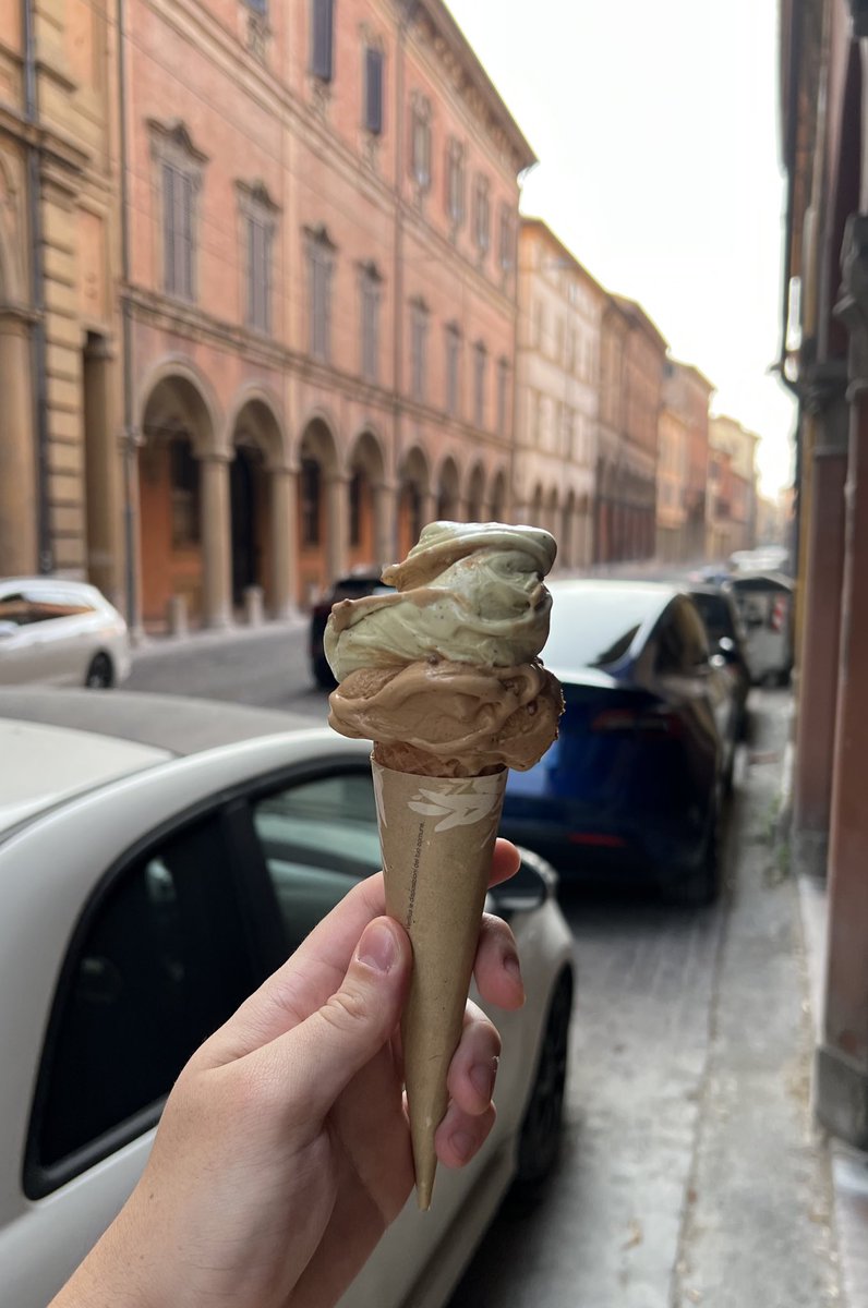 イタリア初のジェラート🍨

ボローニャなう