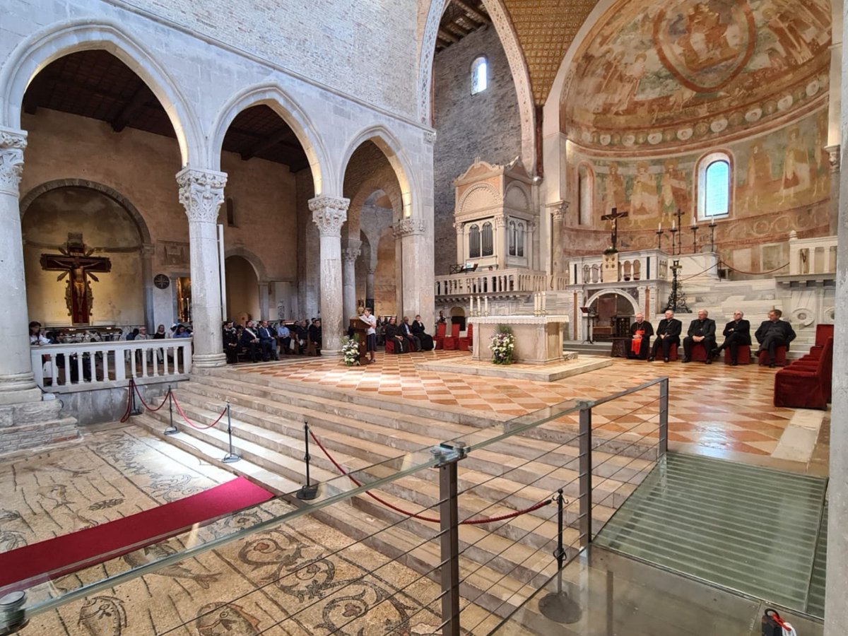 Durante l'incontro con il Cardinale Pietro Parolin, Segretario di Stato della Santa Sede, si è condivisa l'idea di valorizzare la vocazione cristiana storica di #Aquileia, riaffermando il suo ruolo nella storia della Chiesa. 

👉 tinyurl.com/nhcnbsye