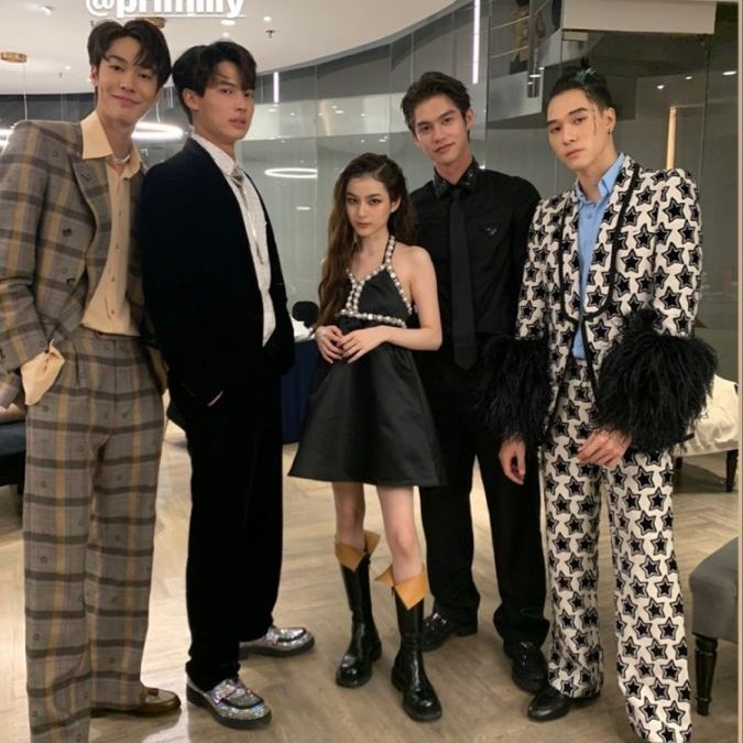 zu |prim wife tweet media