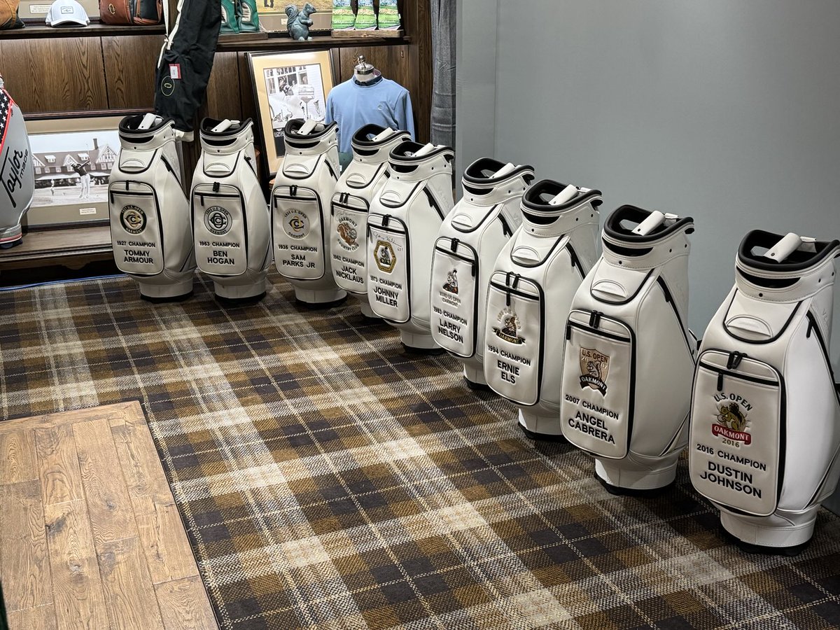 USGAMike's tweet image. Quite a site walking into scoring here ⁦@usopengolf⁩