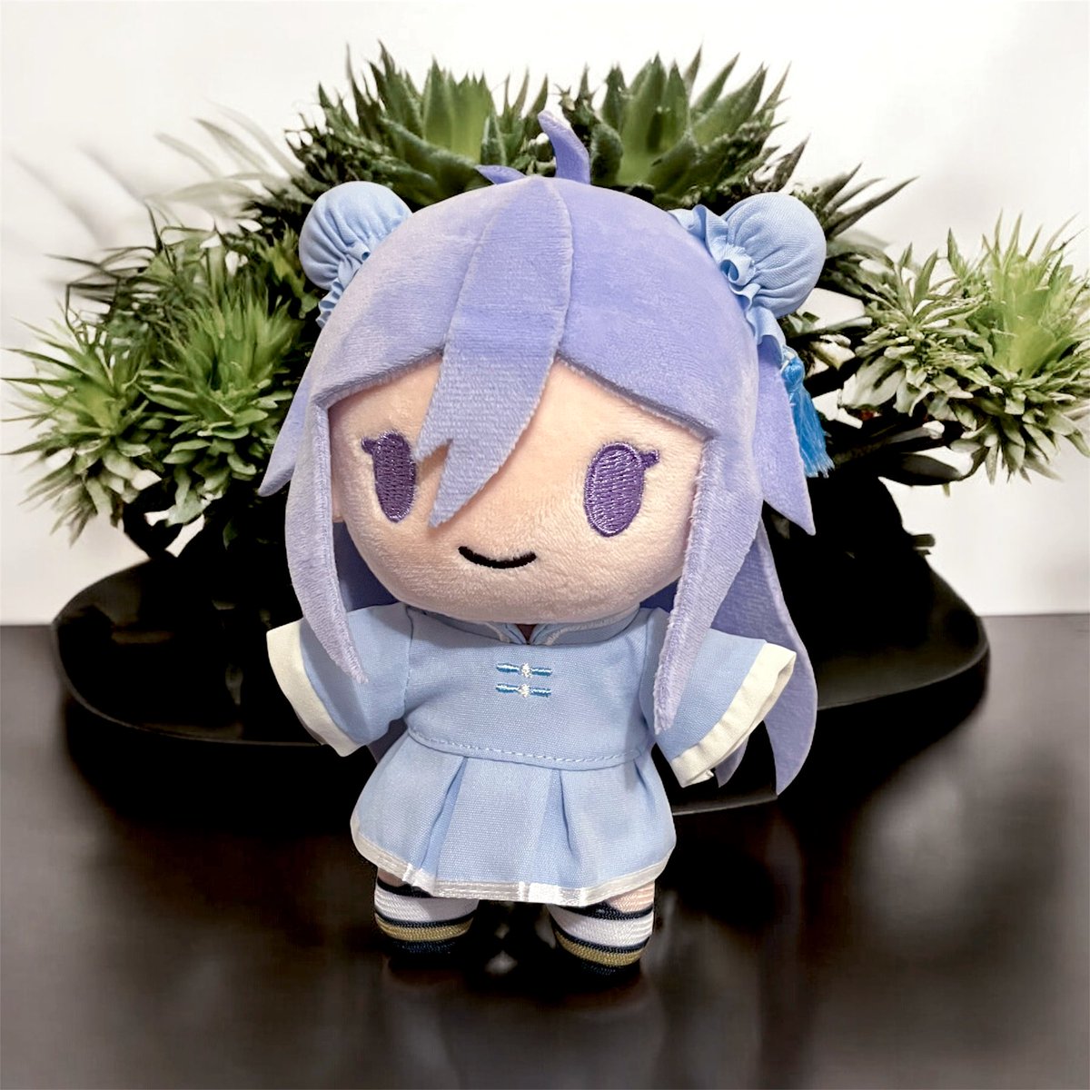 Tirenya's tweet image. 這件是元氣萌想的10cm娃衣蒸蒸日裳／溯雪青

不穿圍裙也好看(*´-`)