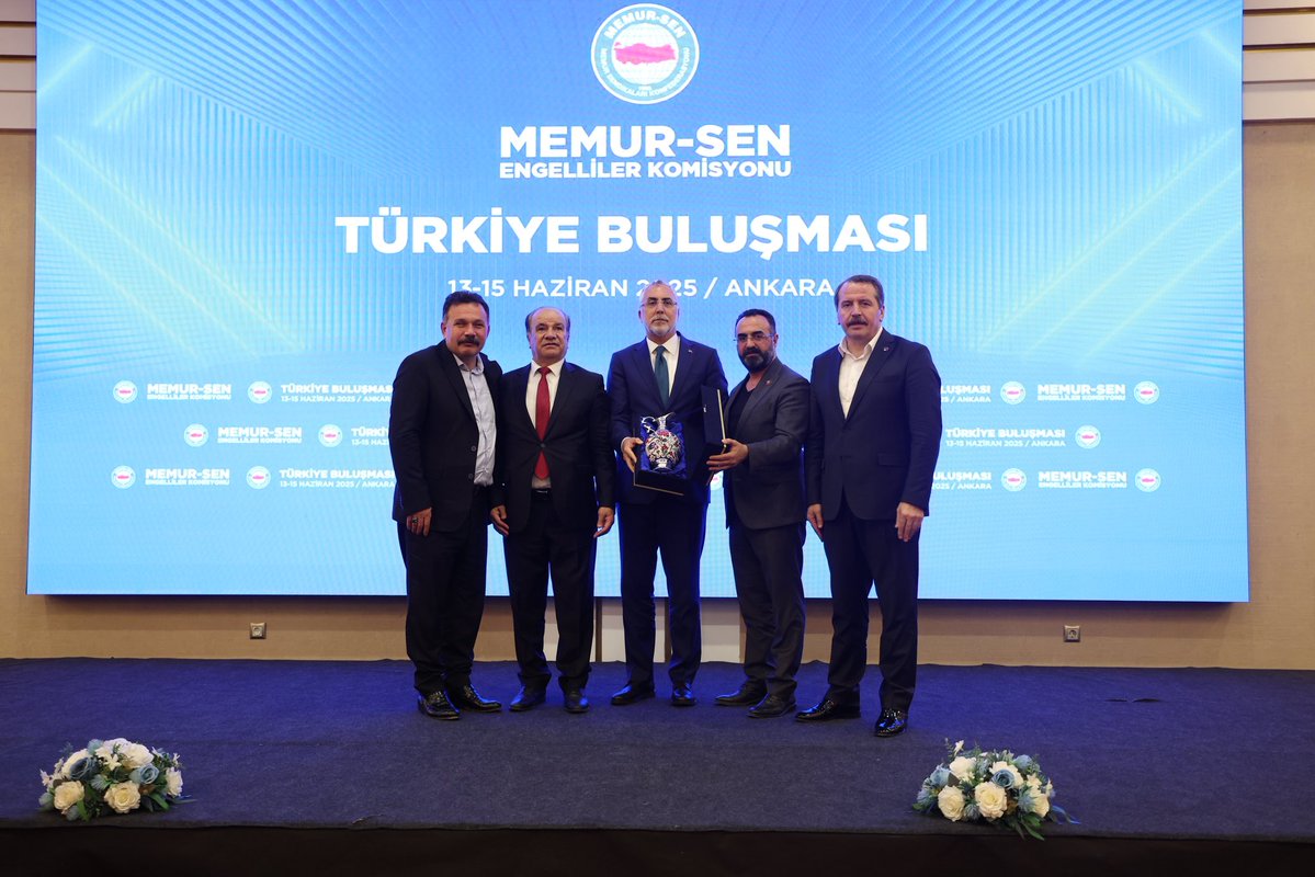 Memur-Sen Konfederasyonu Engelliler Komisyonu tarafından düzenlenen Türkiye Buluşması Programı’na katıldık.

♿️ Üretimde, istihdamda ve çalışma hayatının her alanında emek veren, üstün gayretleriyle örnek olan engelli bireylerle bir araya gelmekten büyük memnuniyet duyduk.