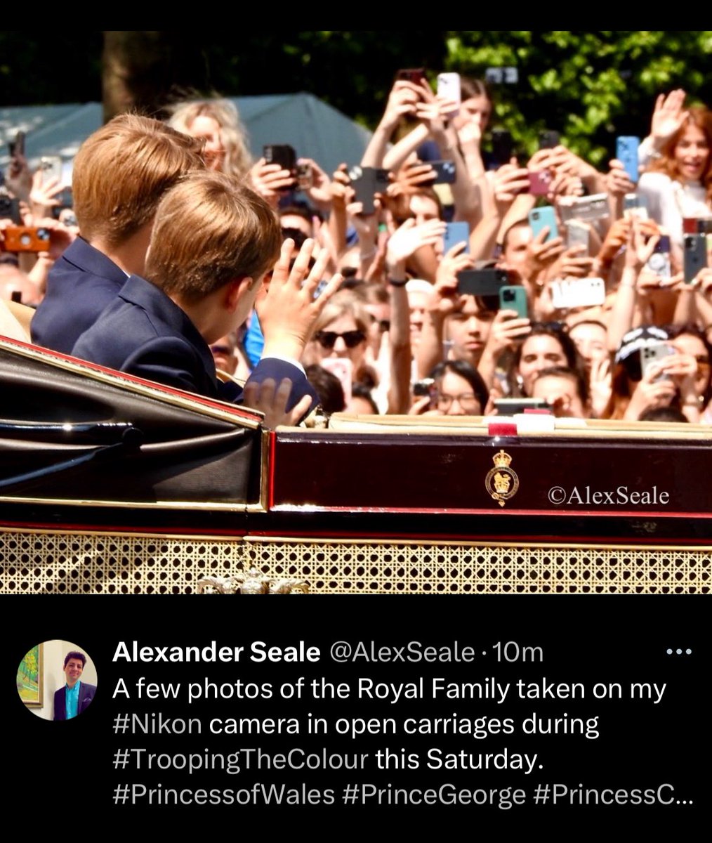 TheRoyalistO's tweet photo. Amazing photo of the Royal children waving at the crowds- no doubt they are used to it and find the sea of photographers amusing! #britishroyals #PrinceGeorge #princelouis #ukroyalfamily #ukroyals https://t.co/uFg3hT6zZQ