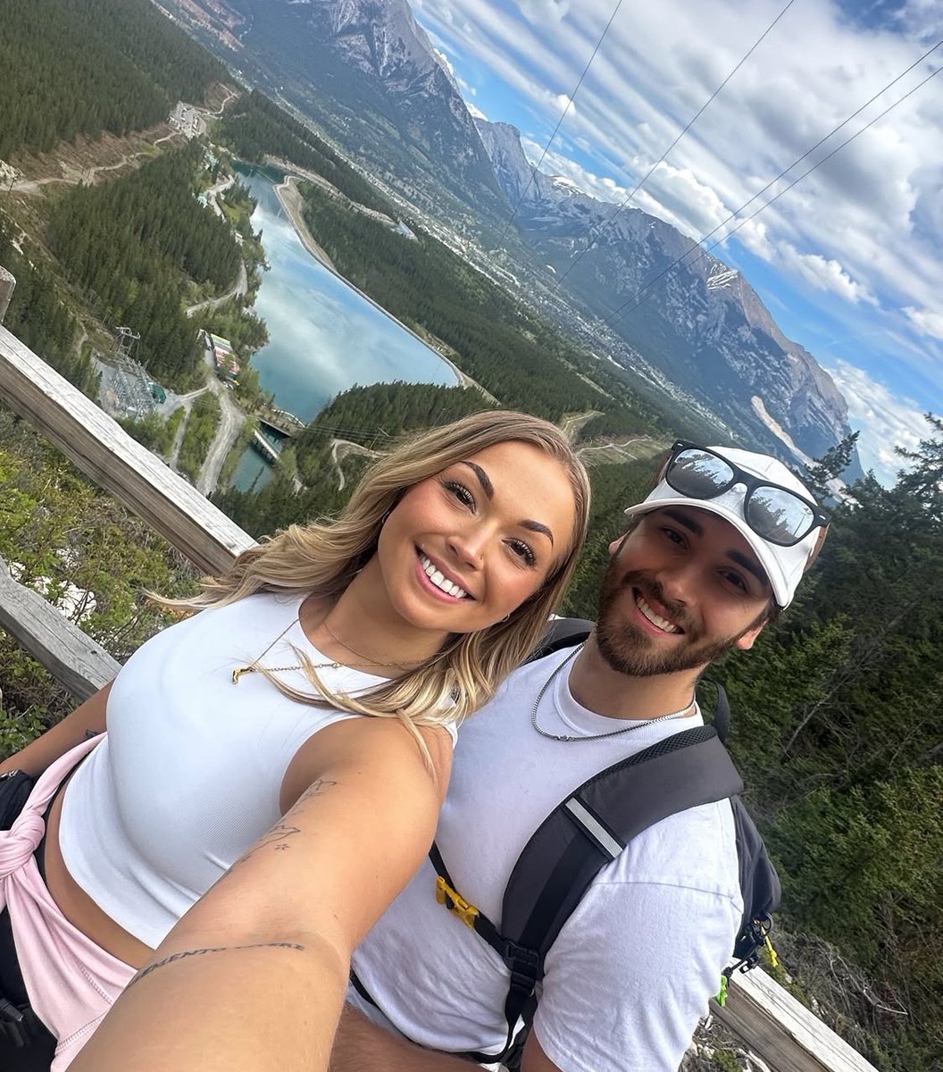 → POV: Vacation mode activated. 

😎 Bearspaw energy only.