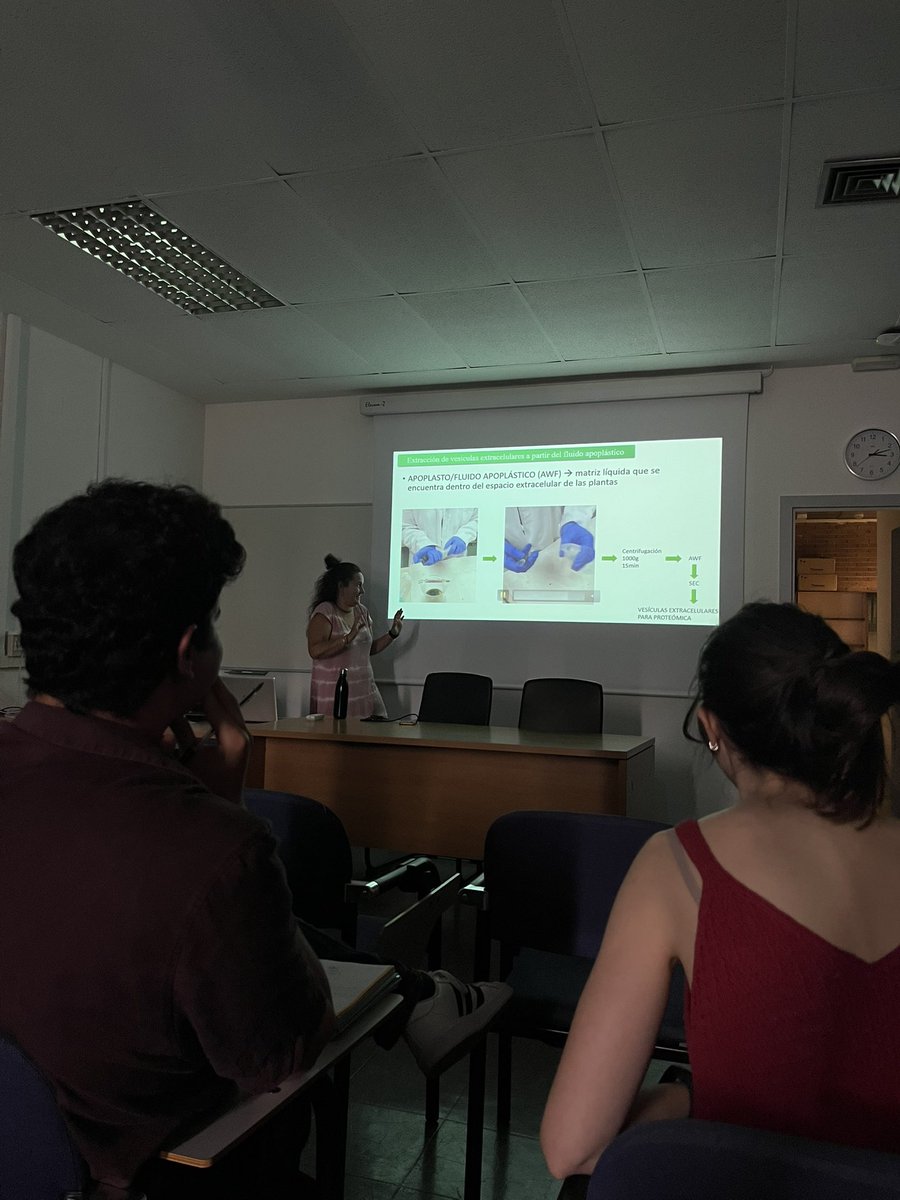 Esta semana tuvimos otro exitoso seminario en conjunto con <a href="/CuestaLab/">ThEVrapies Lab</a> en el Departamento de Farmacología 🧪