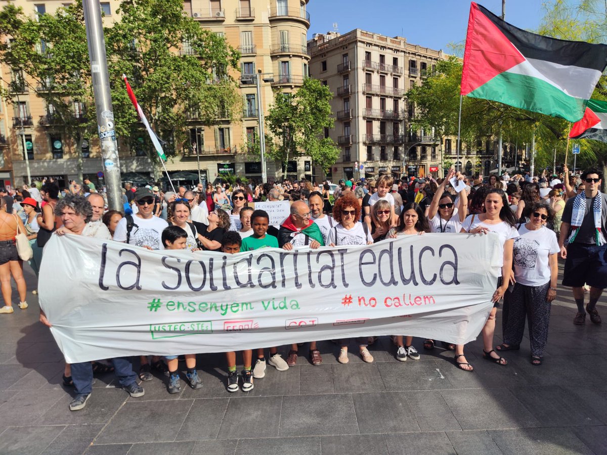 La comunitat educativa  aixequem la veu contra el genocidi i per la llibertat de Palestina. La solidaritat educa ! <a href="/USTECSTEs/">USTEC•STEs (IAC)</a>