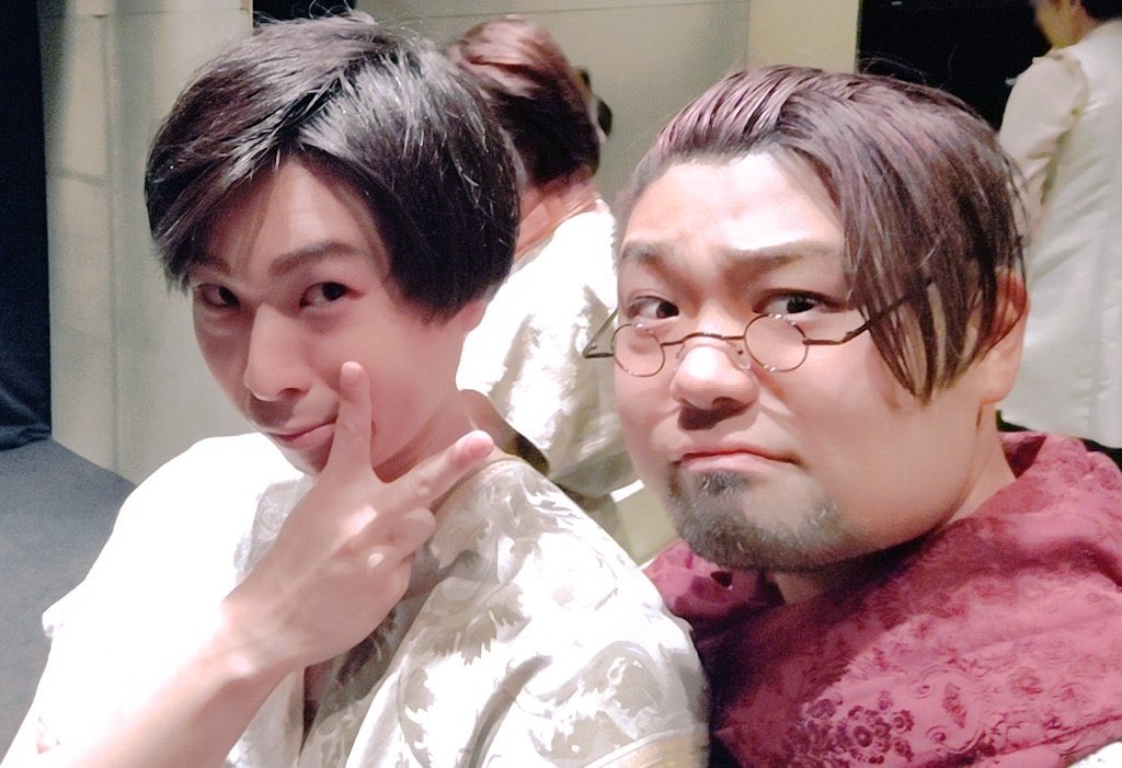 seisette77's tweet photo. 本日、下北沢楽園の客席では、この2ショットが再現されて嬉しかった✨影山さんの舞台だからこそ!
窪田さん出演のくりもん8期もみにいかねば!
#SADAME
#楽園 https://t.co/9IQhFCJs7d