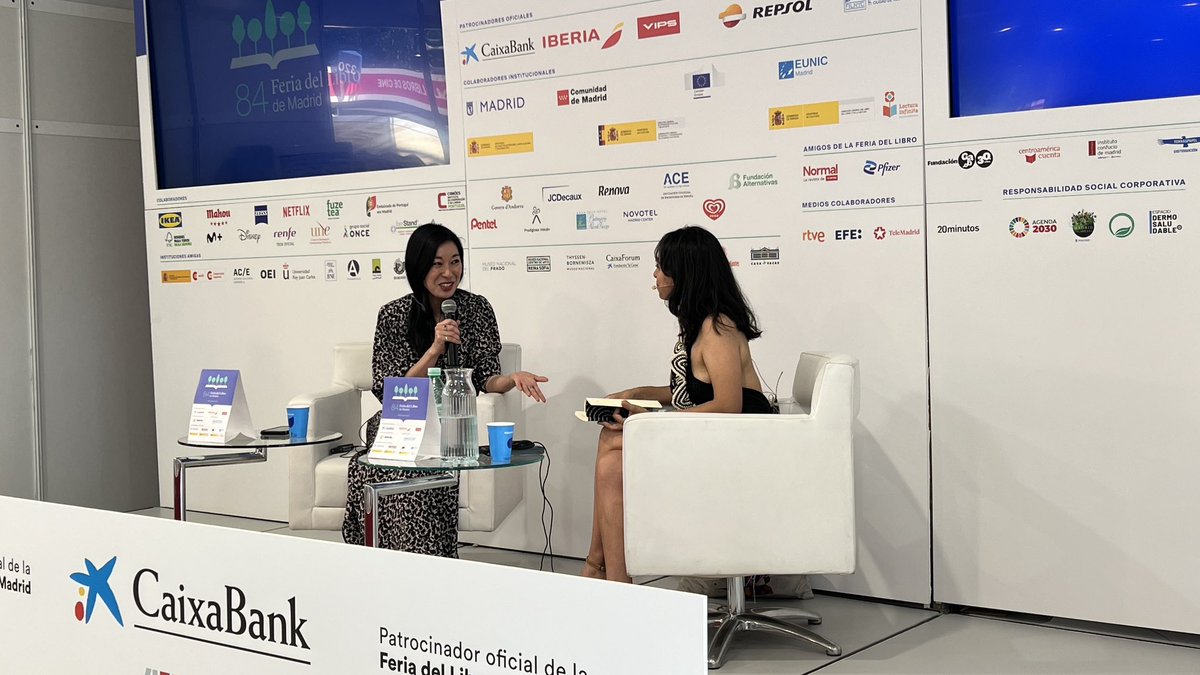 🗣️ La lengua en tensión: ¿Qué ocurre cuando el lenguaje no explica, sino que complica?

Katie Kitamura y Brenda Navarro conversan sobre lo que el lenguaje dice, calla y distorsiona. Una charla de percepción, ambigüedad y lo que no siempre se puede traducir.

📍Pabellón CaixaBank.