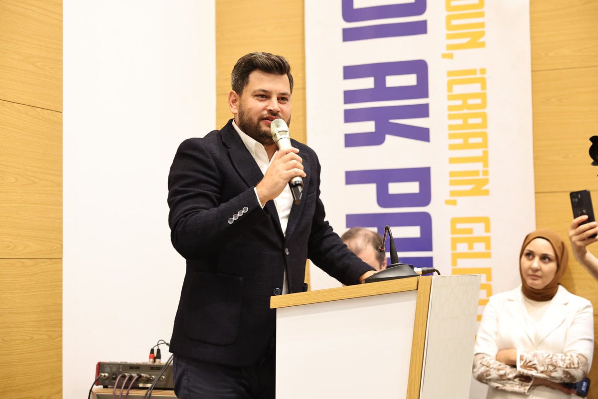 AK Parti İzmir İl Başkanımız Sn. Bilal Saygılı, İl ve İlçe Yönetim Kurulu Üyelerimiz ve her kademeden değerli teşkilat mensuplarımızın katılımlarıyla AK Parti Bayraklı İlçe Danışma Meclisi Toplantımızdaydık.

Teşkilatımızın samimi çalışmaları Bayraklı’mızı daha güçlü ve daha