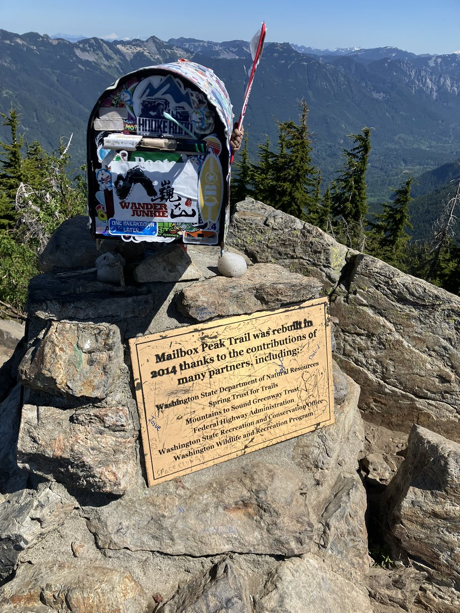 ren_ztmy's tweet photo. Mailbox Peak https://t.co/DtWBx3I8LL