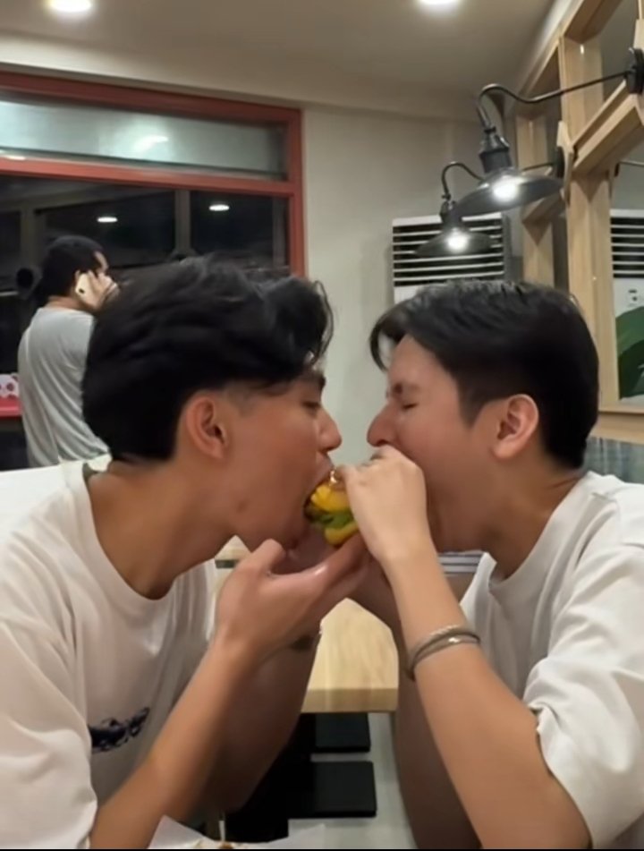 intogchiu's tweet photo. CONFIRMED: Brian Castro of AMVT is the only Atenean athlete who successfully leveled up from "good friend" to "boyfriend" status. EMEEE
#SoBri layag trew! 💙 https://t.co/Kk3wMHrbD9