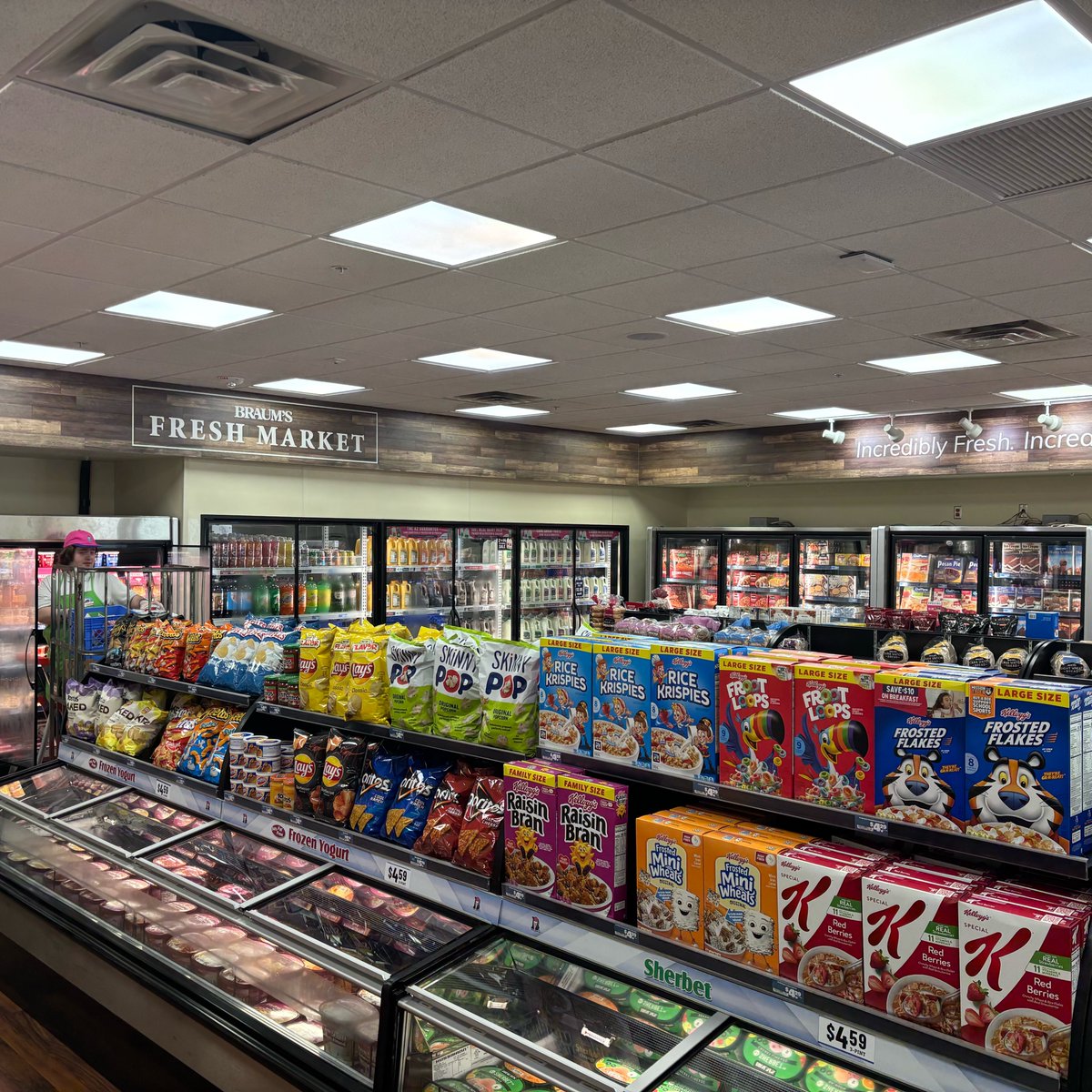 963KLLL's tweet photo. We are celebrating five years of Braum’s in Lubbock! Damon Scott is hanging at the 79th and Milwaukee location, and Raider Red will be here later today at 2pm! @Braums_IceCream https://t.co/S3yCwpOWoN
