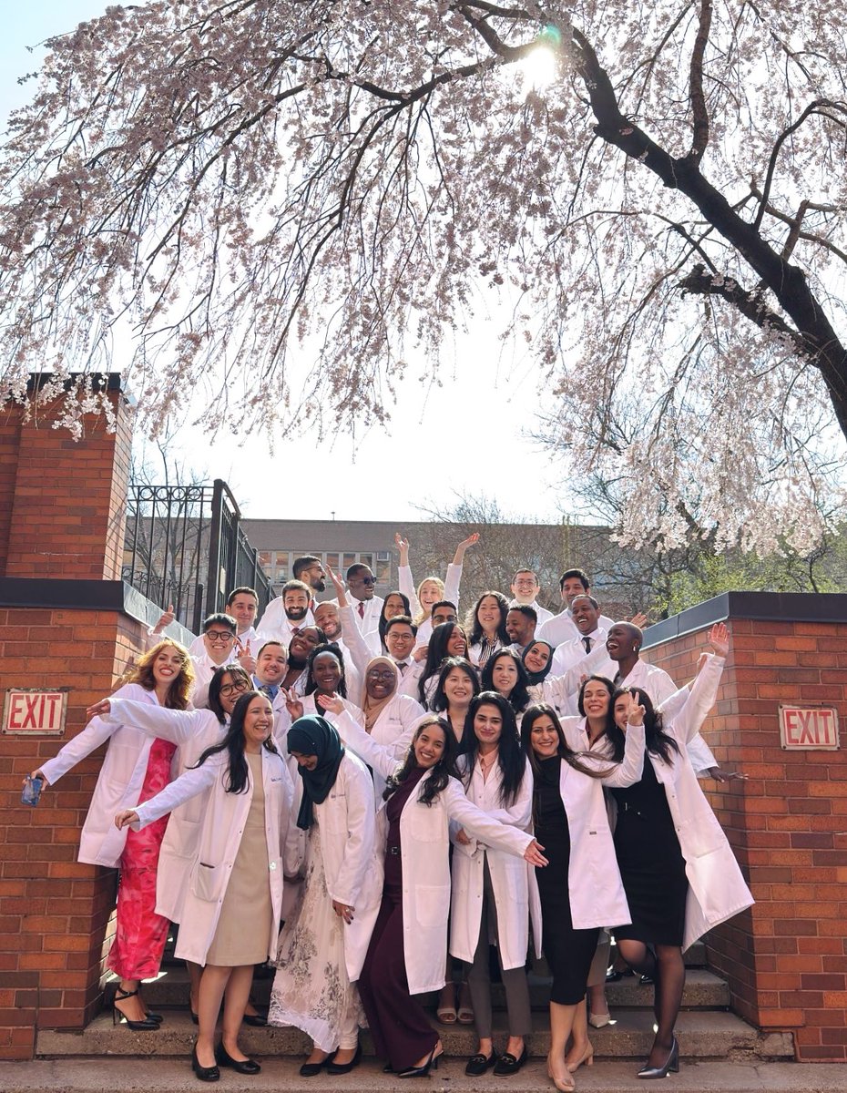 antia_md's tweet image. From a Medical student in DTMU, Georgia 🇬🇪 to a State House-officer in Nigeria 🇳🇬 and ultimately the Chief Medical Resident at Lincoln Medical Center, New York 🇺🇸, my journey has been exhilarating.
I come from humble roots and my journey is just beginning.
Residency ✅