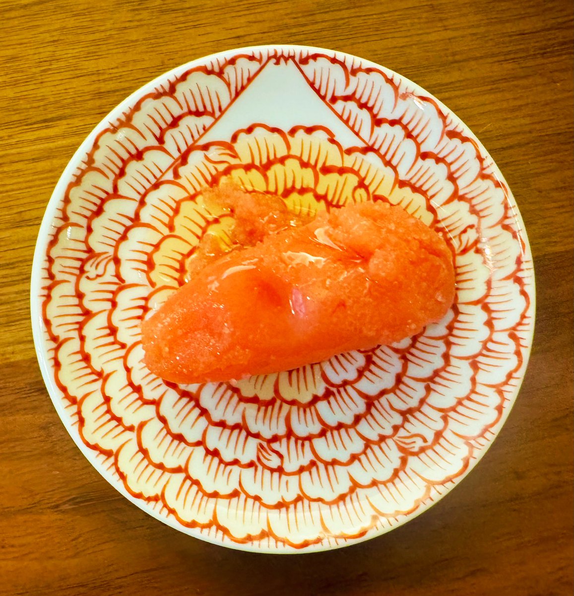 旦那さん
ラーメン作ってくれた🍜

生ネギがちょい苦手な私は
高菜＆紅生姜。

旦那さんはネギをたっぷりON。

そして…
豚骨に明太子はかかせない派！

けど今日は切らしてたから
タラコ！

ここに、
ごま油をたらしてぇ〜

う…う…旨しっ！

罪の味や♡