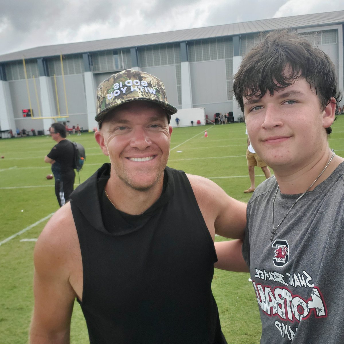 WilliamFieldss's tweet image. Great camp at South Carolina today. Snaps felt very consistant. Awesome meeting @MattOverton_LS