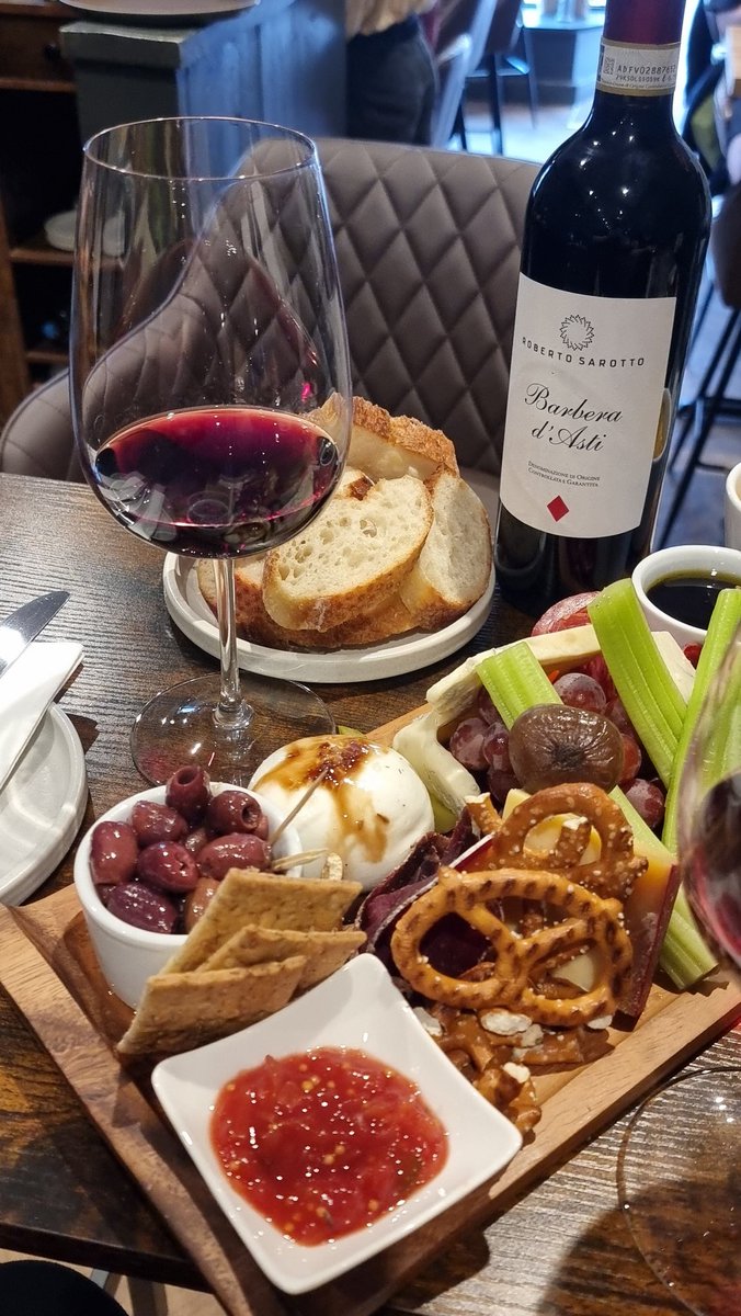 Father's Day eve done right 🍷<a href="/cru/">Cru Stephen Stirman</a>.wine.bar