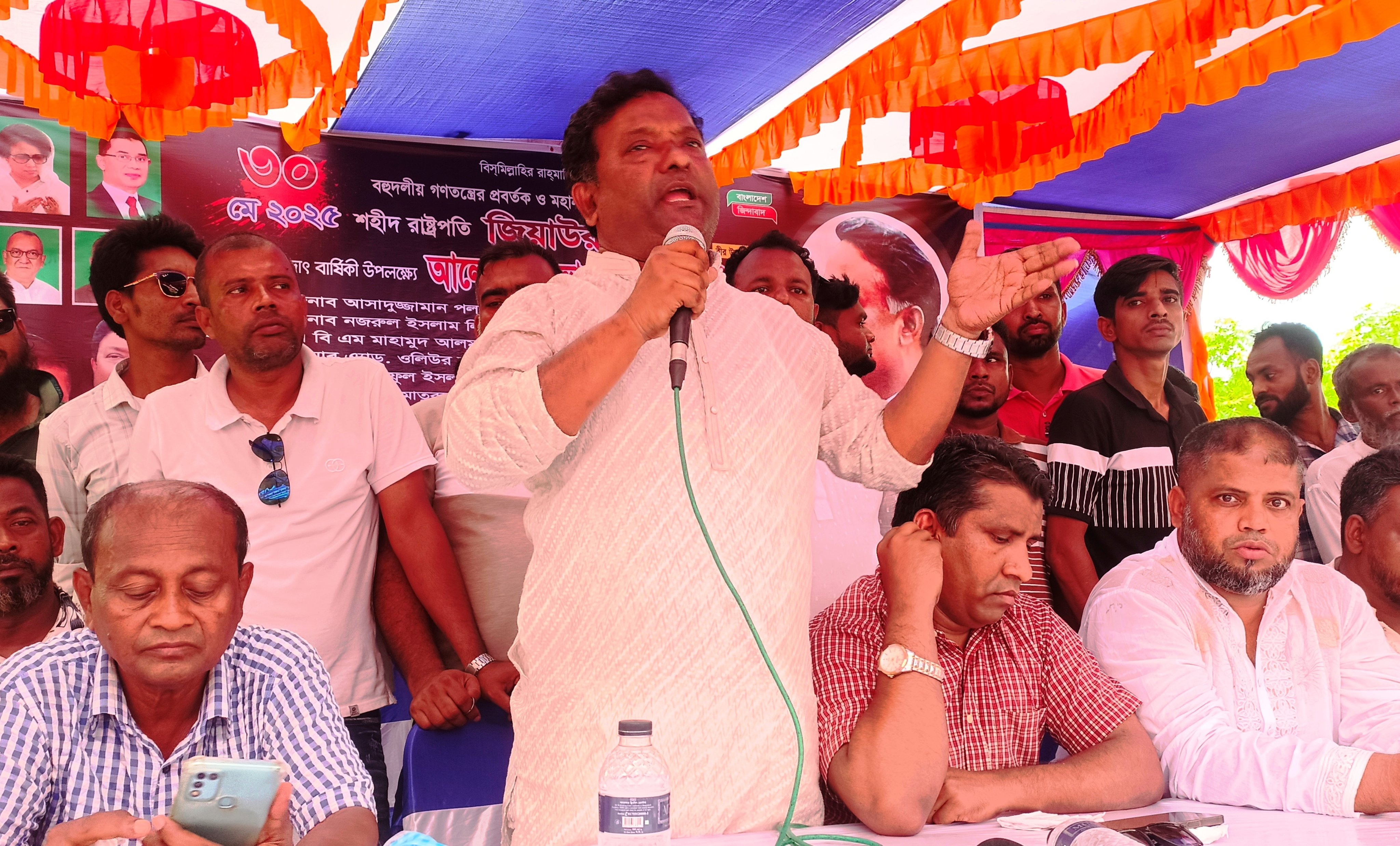 তারেক রহমান-ড. ইউনূসের বৈঠক: দেশে স্বস্তি এসেছে, দাবি আসাদুজ্জামান পলাশের