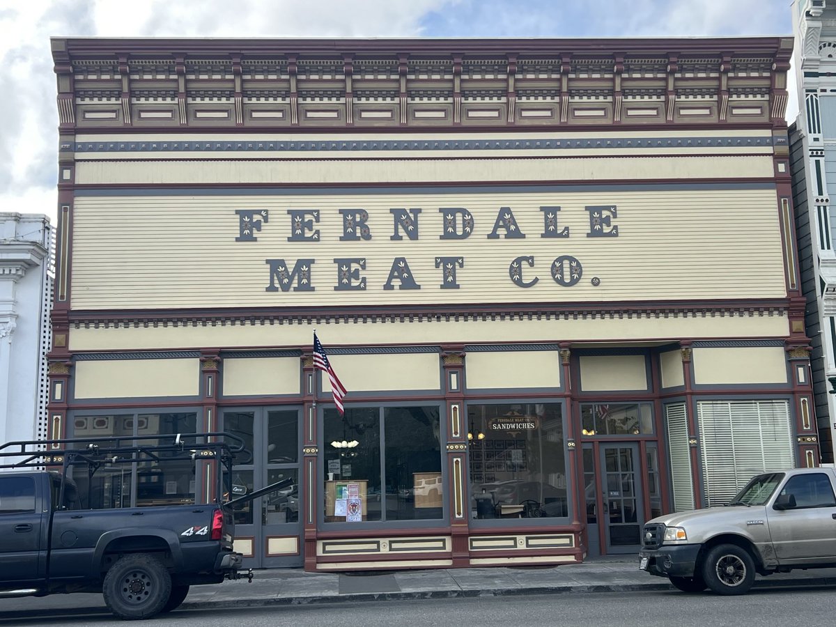 LaurasMiscMovie's tweet image. Guy Fieri is from Ferndale and is said to have worked at these businesses when he was young.

#LaurasRoadTrip2025 #GuyFieri #Ferndale
