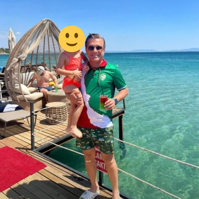 Aziz Türk Milleti koynunda çok yılan beslemiştir. Defalarca zehirlenip, defalarca yaralanmıştır. Her seferinde zehrini atmış, yaralarını sarmıştır. Kadim milletler böyledir, dostunu da düşmanını da kendi bağrından çıkarır. 

Cumhuriyetin kazanımlarını ve toplum olma becerisini